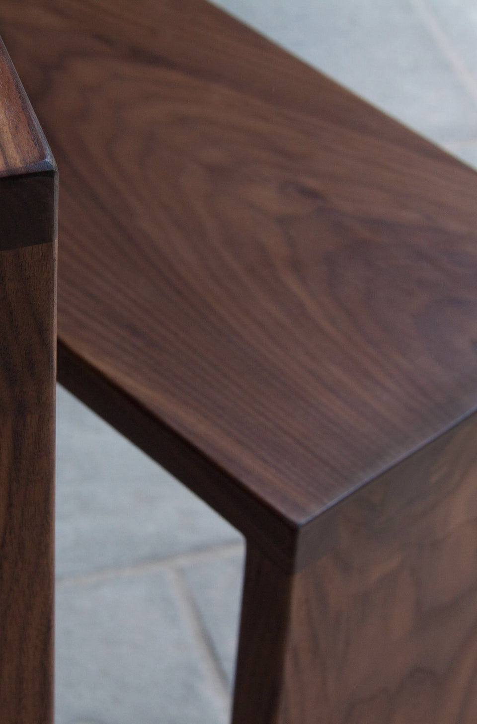 collections/Bench_Simone_Contemporary_Walnut_angle.jpg